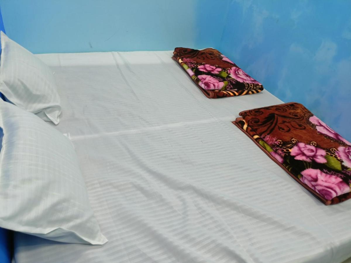 Baba Guest House Ujjain Eksteriør billede